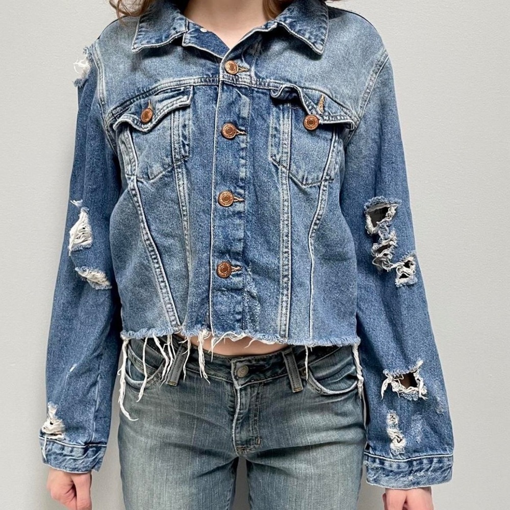 🖤Forever 21 Blue Denim Distressed Cropped Jean Jacket
